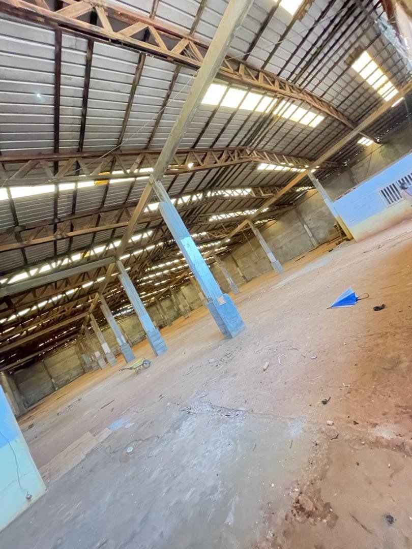 entrepôt a louer de 1.500 M2