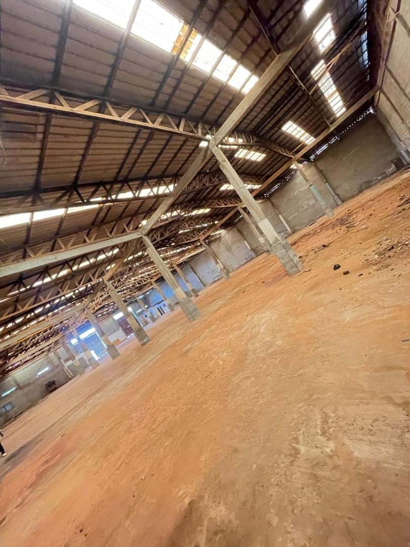 entrepôt a louer de 1.500 M2