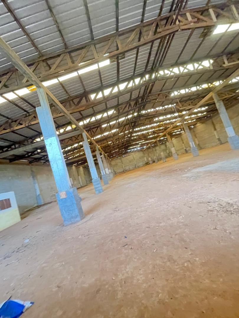 entrepôt a louer de 1.500 M2